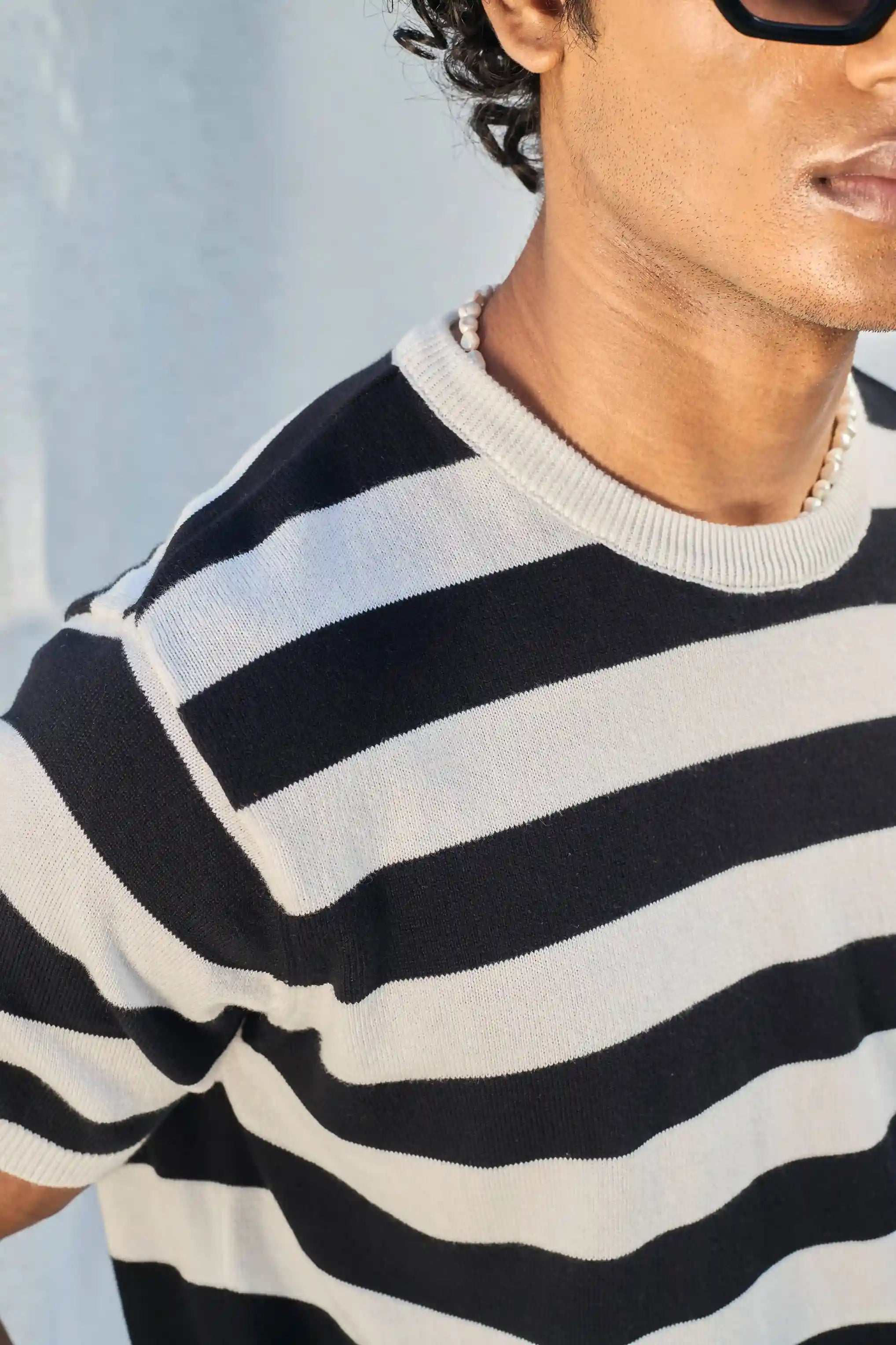 Round Neck Coastal Knit T-Shirt- Black